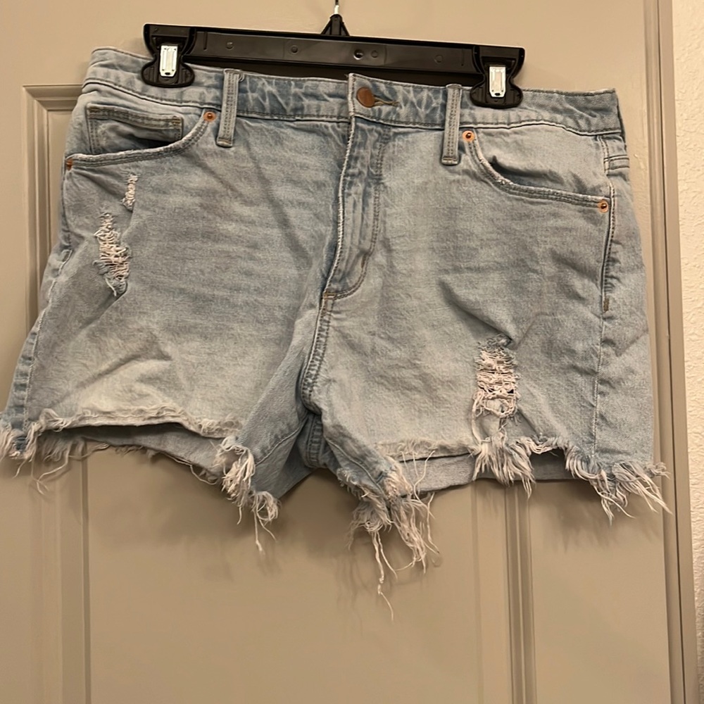 Distressed shorts